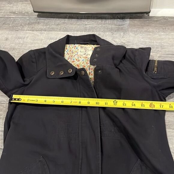 Tulle NWOT Navy Blue long utility jacket with floral lining 3/4 sleeve - small - Picture 8 of 10